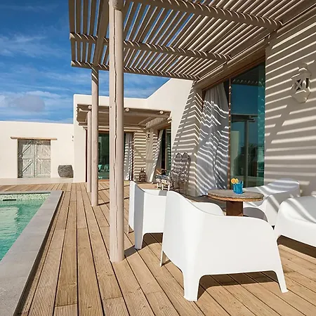 In Take A Swim In Our 15m Long Pool فيلة لاجاريس