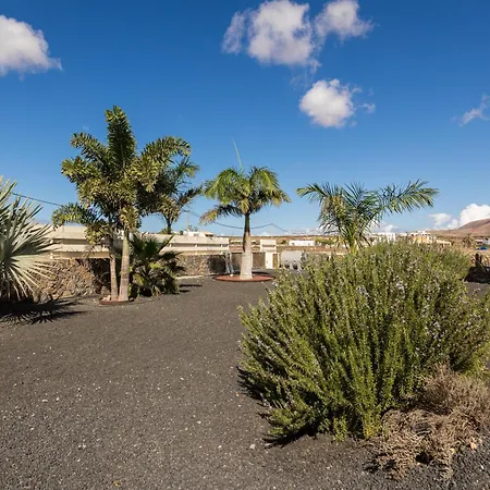 In Take A Swim In Our 15m Long Pool فيلة لاجاريس