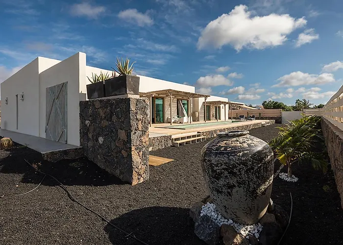 In Take A Swim In Our 15m Long Pool * Lajares